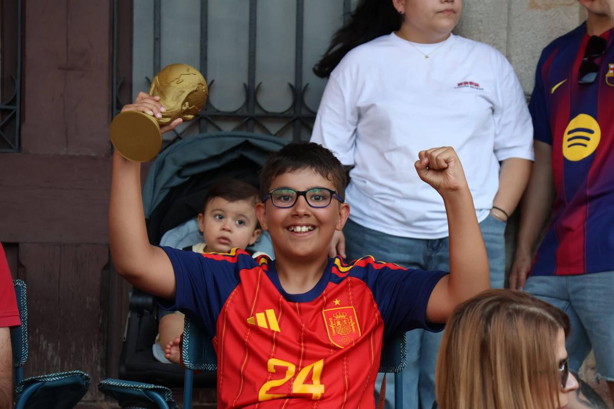 Final del Mundial de fútbol - Aficionados de la selección española ven la final en la Plaza Mayor