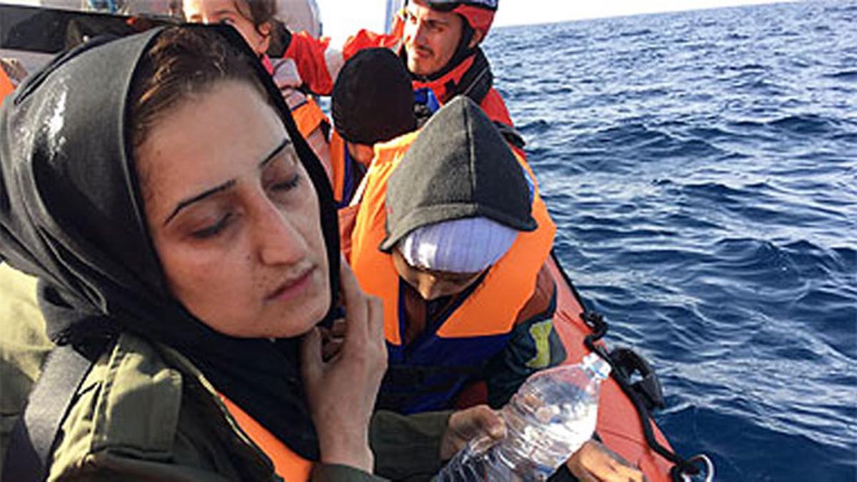 Rescate de refugiados desde el 'Golfo Azzurro' frente a la costa de Libia
