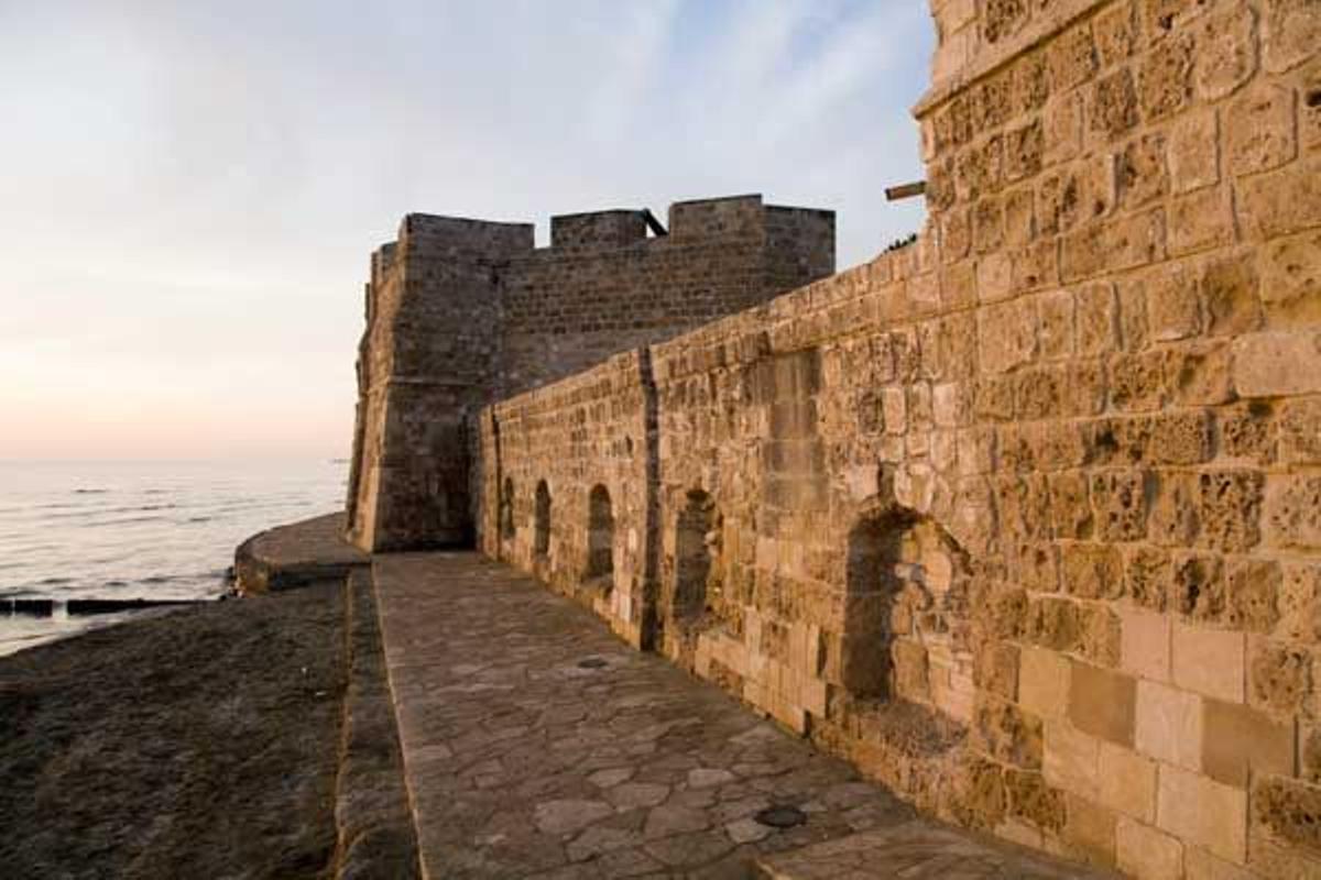 El Castillo de Lárnaca fue utilizado durante la Guerra Civil chipriota como prisión de guerra.