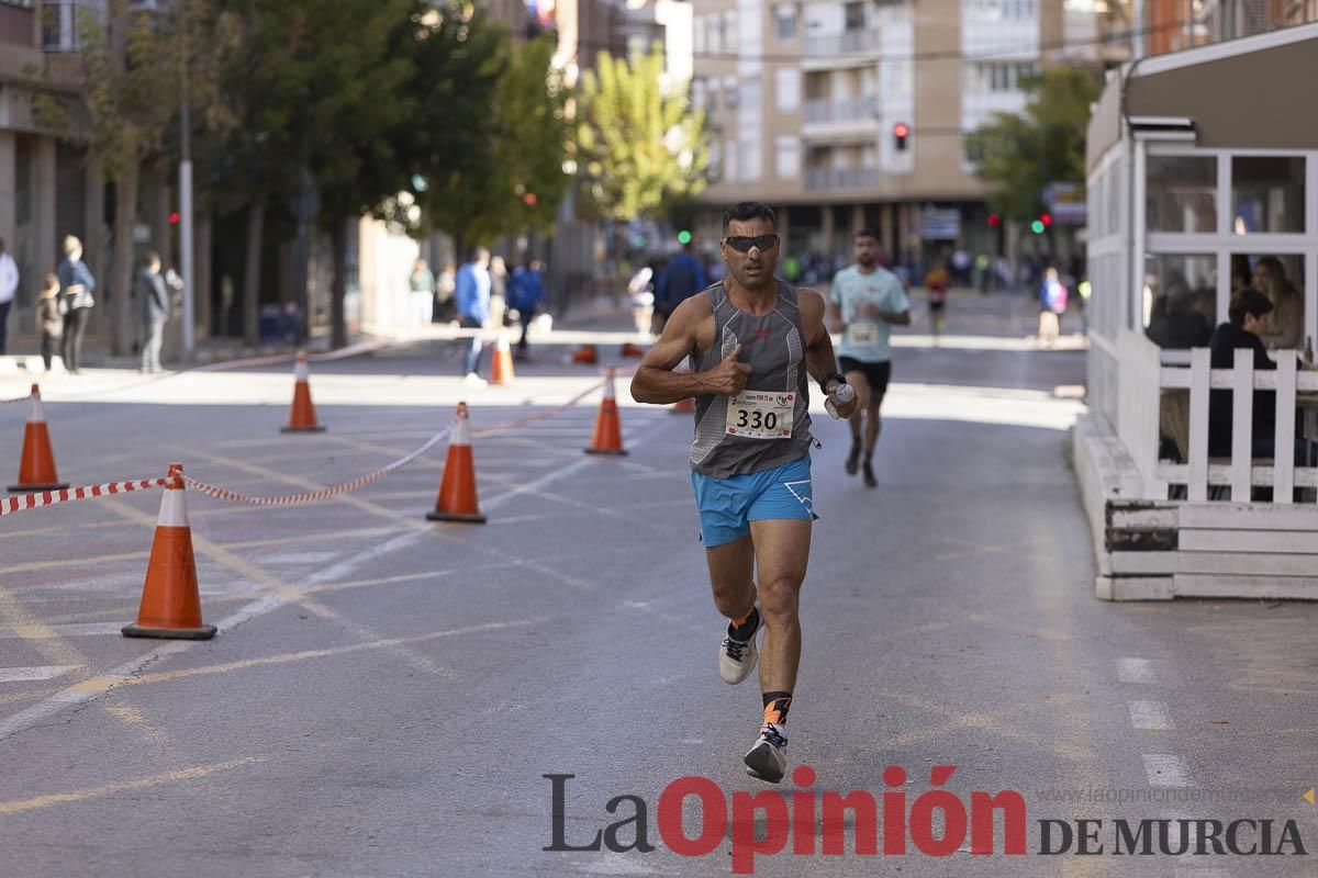 Carrera '10K Assota por ti' en Caravaca (salida y giro primera vuelta)