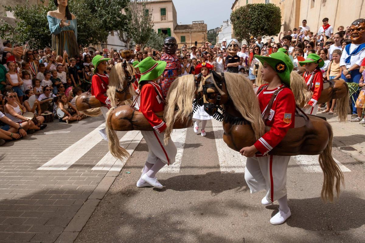Felanitx disfruta con Sant Agustí y la irreverencia del Cosso Felanitx disfruta con Sant Agustí y la irreverencia del Cosso
