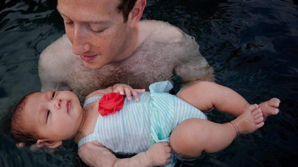 Mark Zuckerberg junto a su hija Max en la piscina.