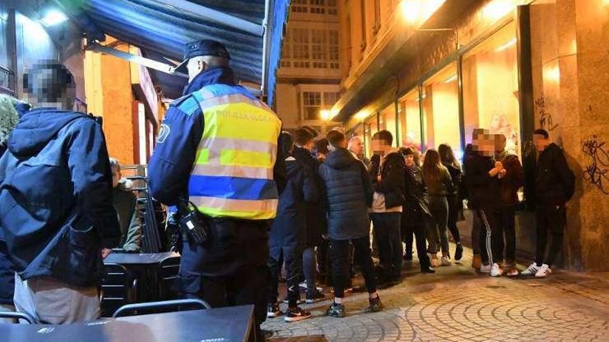 Pelea multitudinaria de medio centenar de adolescentes en el centro de la ciudad