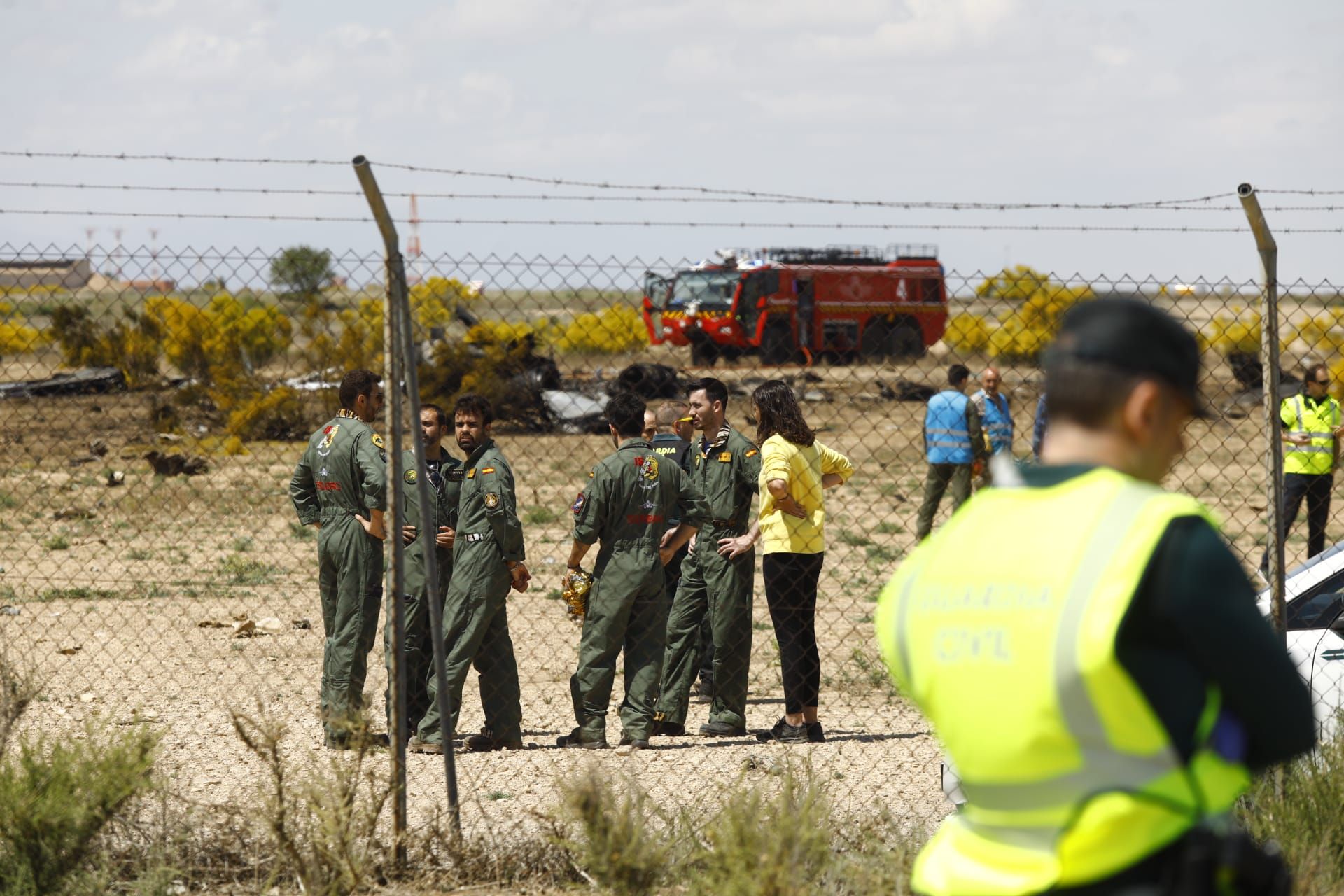 En imágenes | Un caza se estrella en la base aérea de Zaragoza