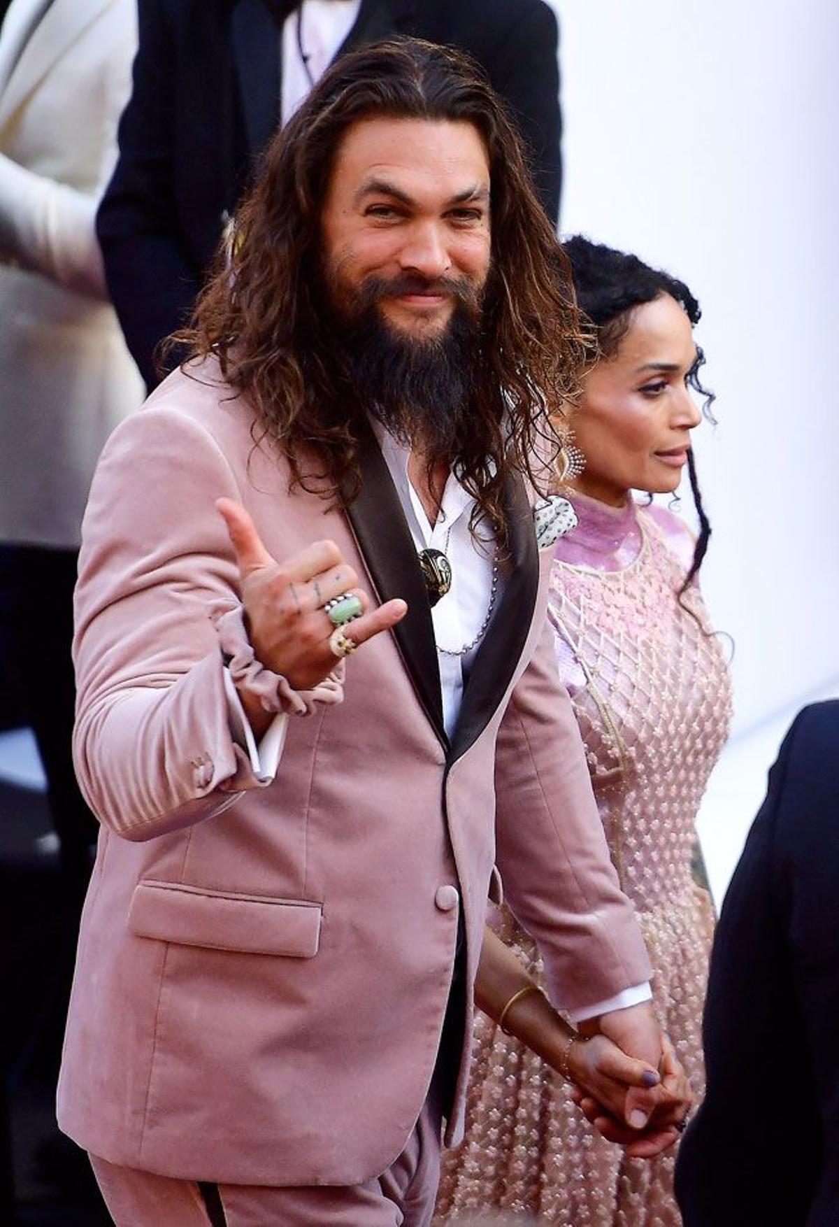 Jason Momoa y Lisa Bonet, de Fendi en los Oscar 2019