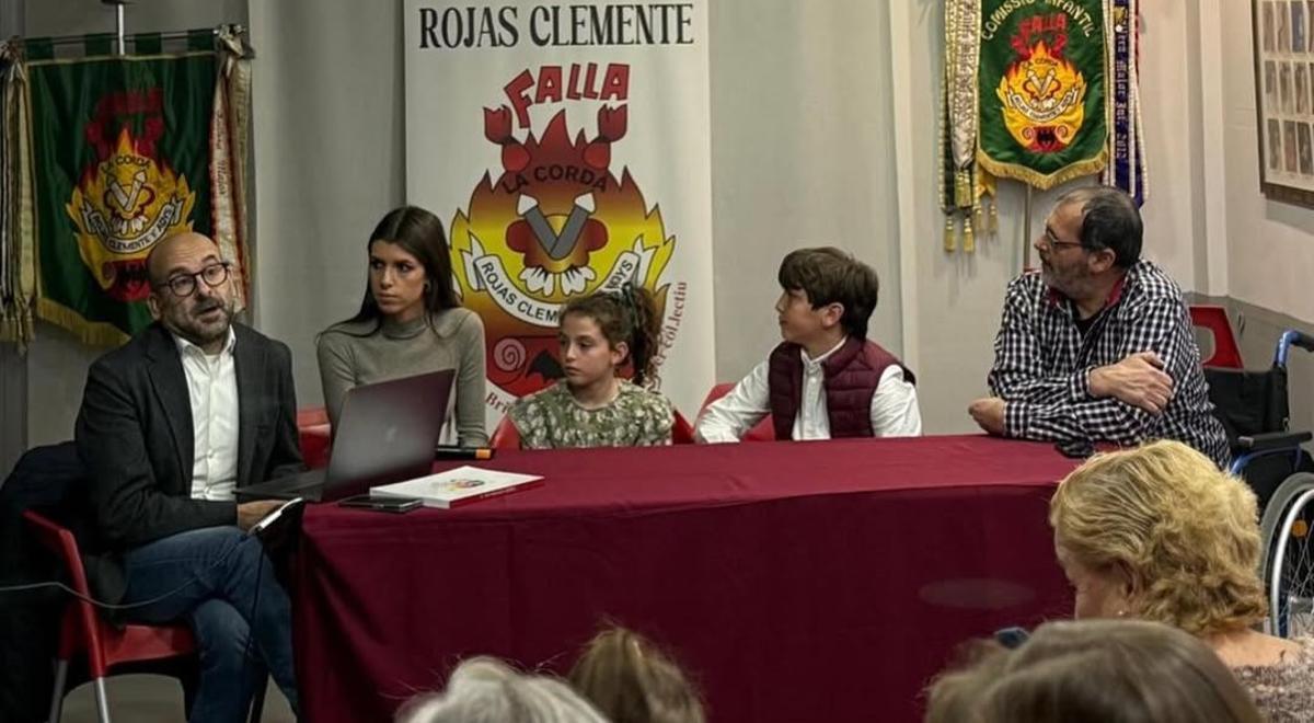 Vicente Julián García presentó los proyectos en el casal