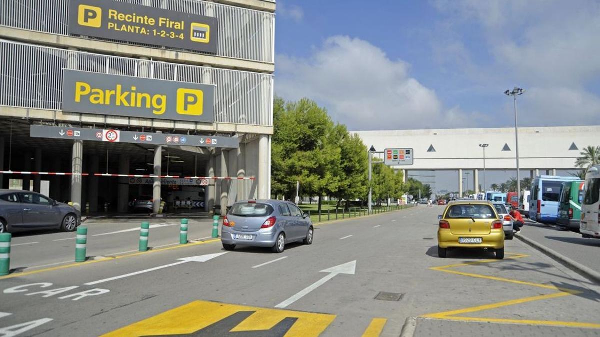 Indignación de una pasajera tras pasar la tarde buscando su coche en el parking del aeropuerto de Palma