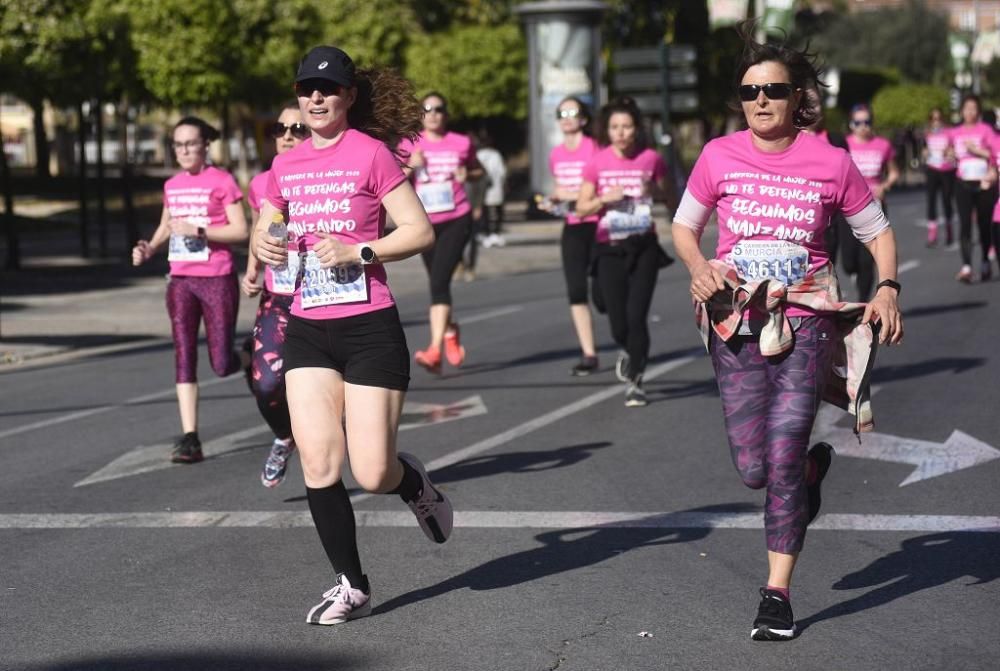 Ambiente en la V Carrera de la Mujer de Murcia