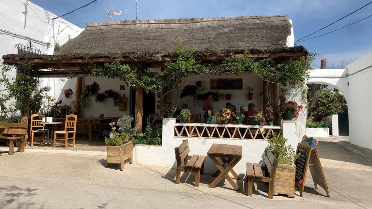 Entrada a la Venta Mesón El Toro, en la pedanía de Santa Lucía, en Vejer de la Frontera.