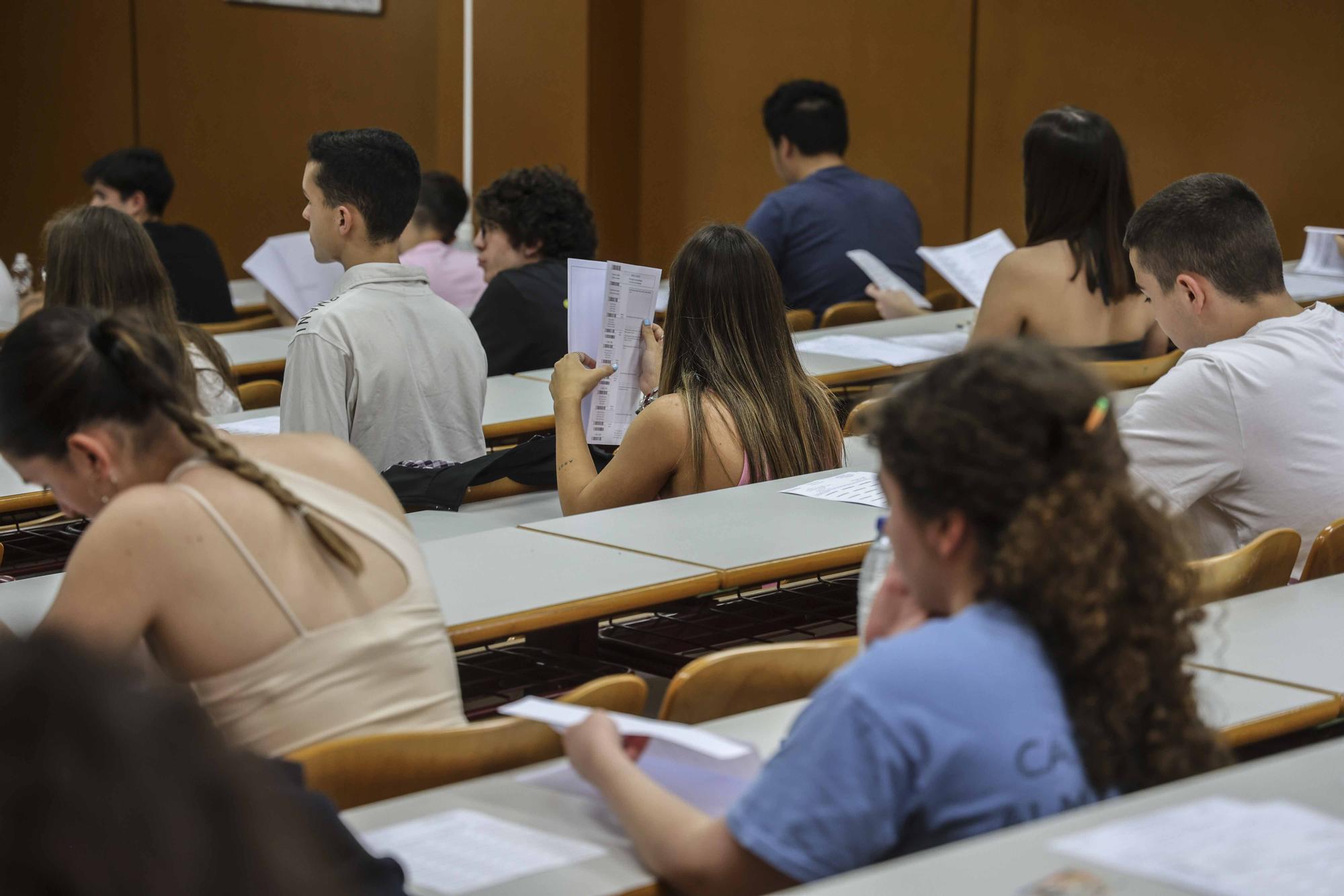 Primer día de la Selectividad 2023 en la Universidad de Alicante