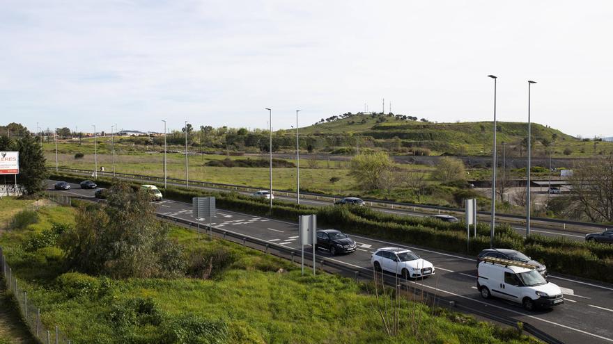 La ejecución del área comercial junto a Carrefour en Cáceres se desatasca