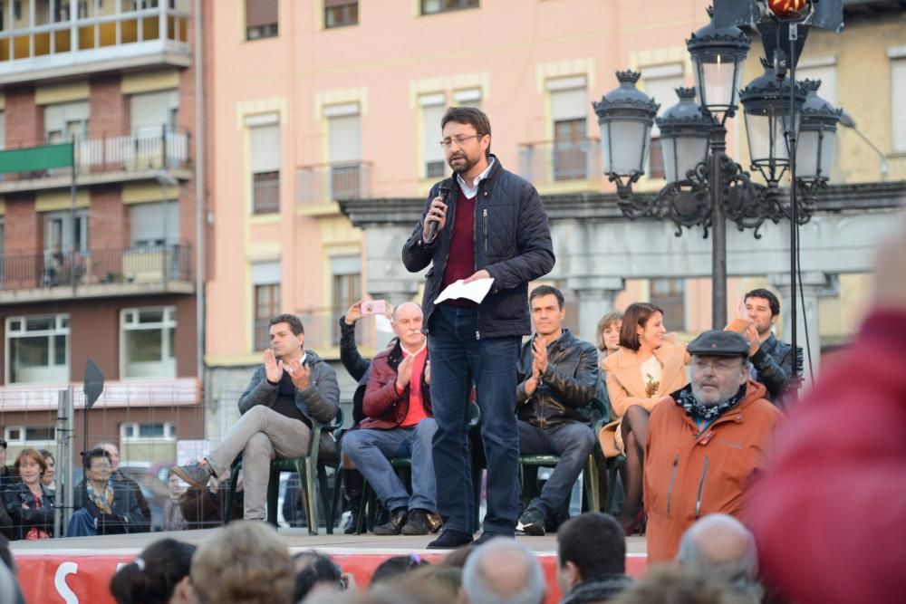 Acto político de Pedro Sánchez en El Entrego