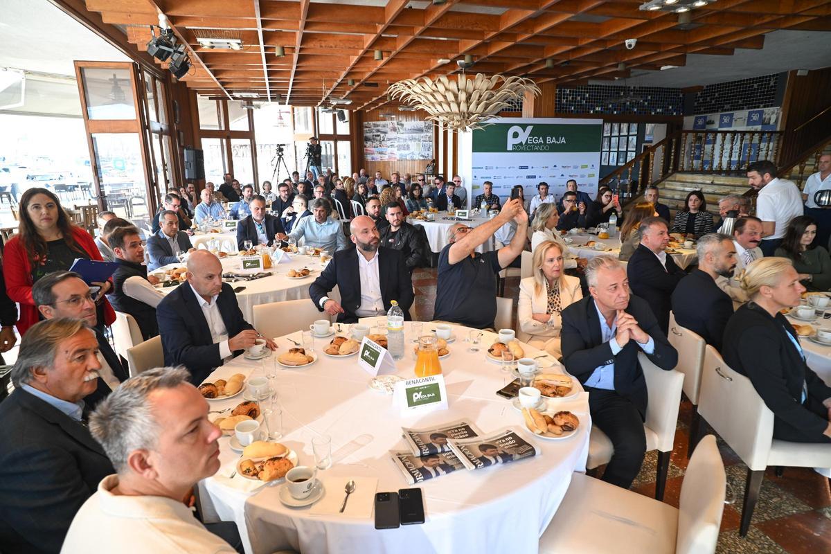 Foro Proyectando Vega Baja en el Club Naútico de Torrevieja