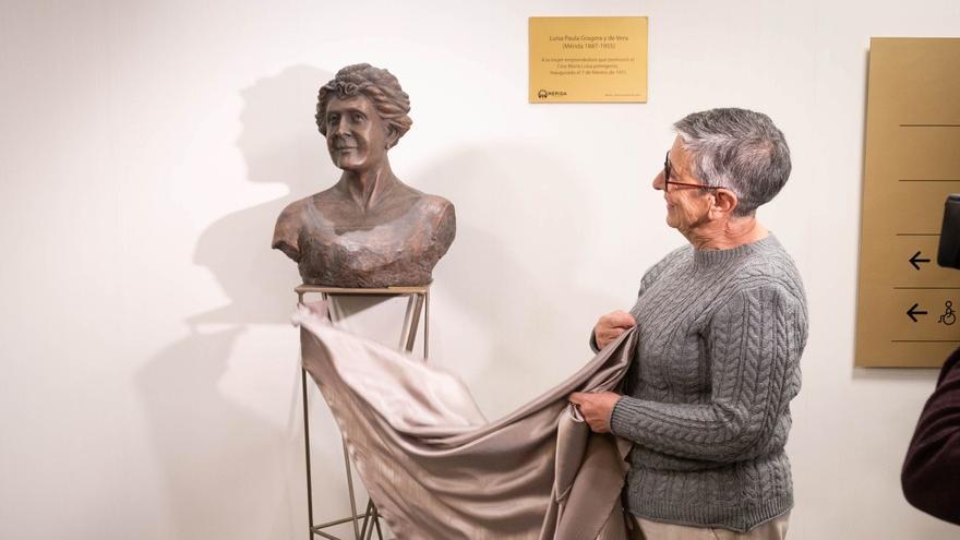 Mérida homenajea la memoria de María Luisa Gragera con un busto