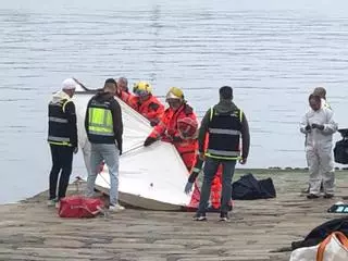 Encuentran de madrugada el cadáver de una persona en el puerto de Ribeira