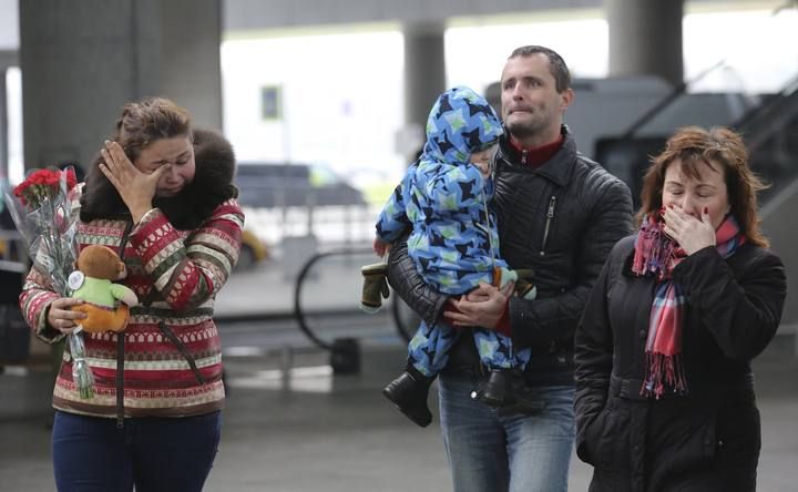 Rusia recuerda, con flores y velas, a las víctimas de la tragedia aérea en el Sinaí