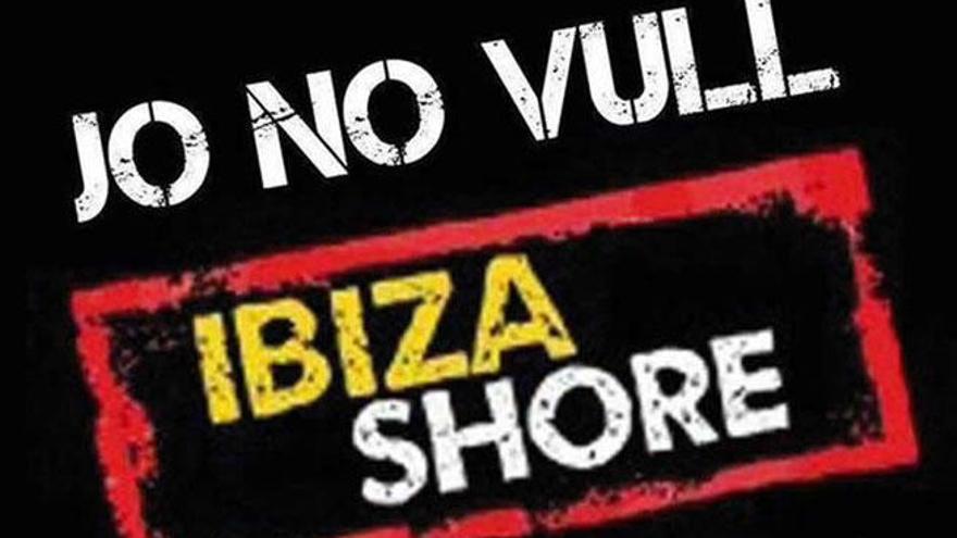 Imagen de la recogida de firmas contra &#039;Ibiza Shore&#039;.