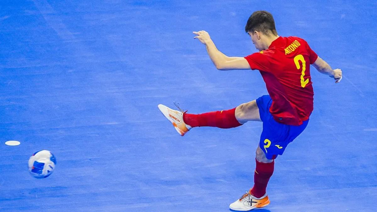 Antonio, con la selección española