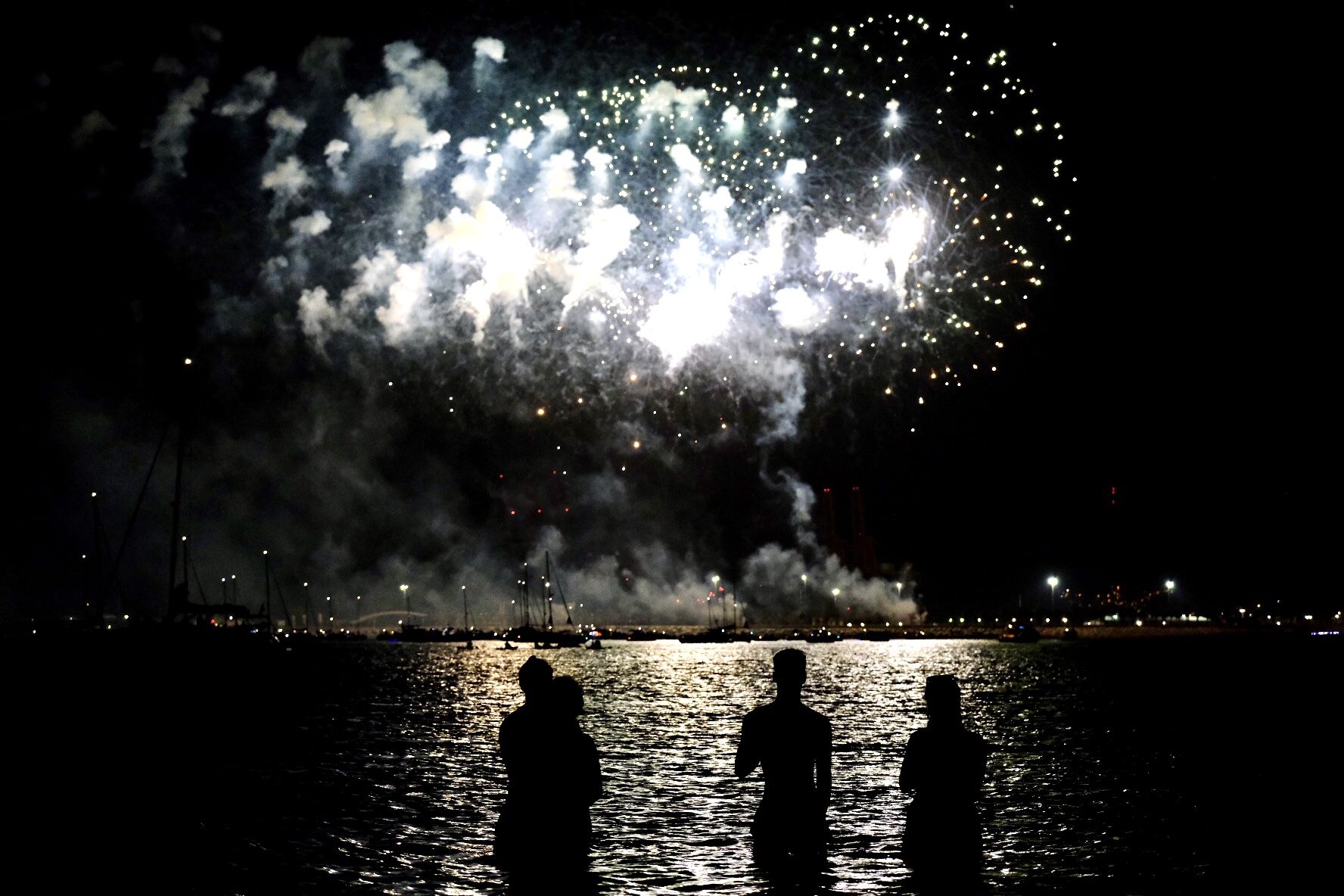 Los fuegos artificiales dan la bienvenida a la Feria de Málaga 2022