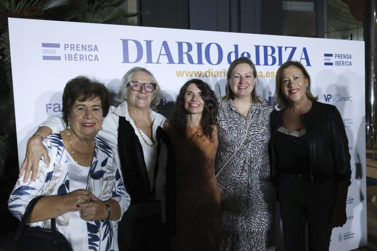 Cristina Martín, Pepita Gabaldar y María Luisa Cava de Llano. | J. A. RIERA