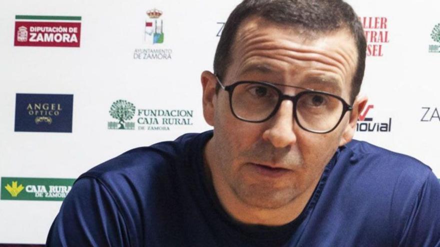 Iñaki Gómez: &quot;El club Balonmano Zamora es una comunidad de 600 personas&quot;