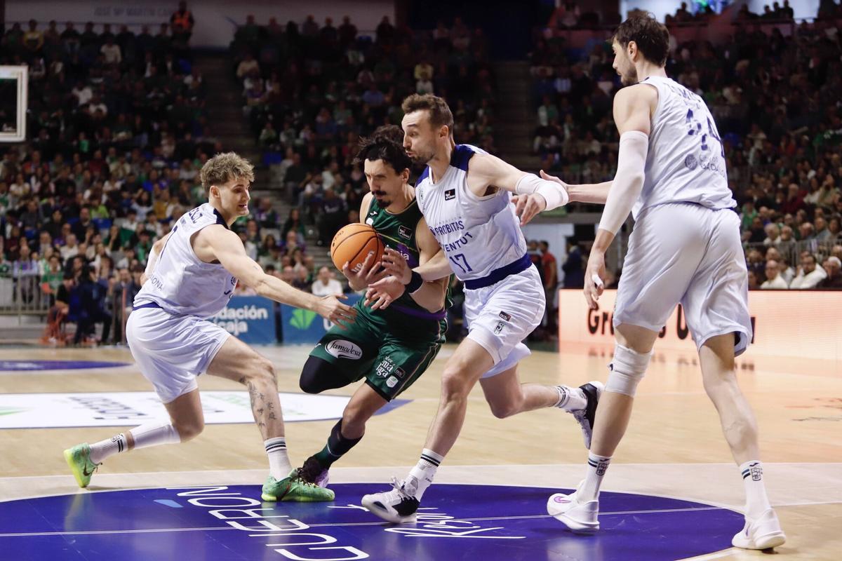 Partido de la Liga Endesa entre el Unicaja y el Joventut de Badalona