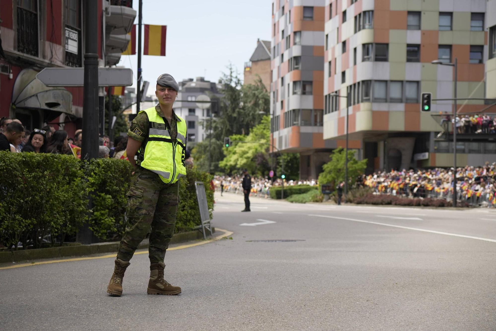 EN IMÁGENES: Así fue el multitudinario desfile en Oviedo por el Día de las Fuerzas Armadas