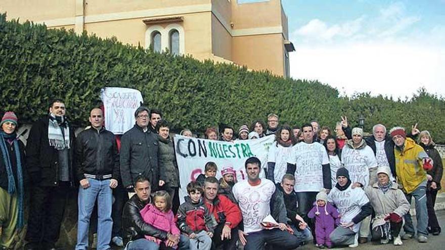 Los vecinos de Badia Blava festejan el traslado efectivo de la antena de telefonía móvil