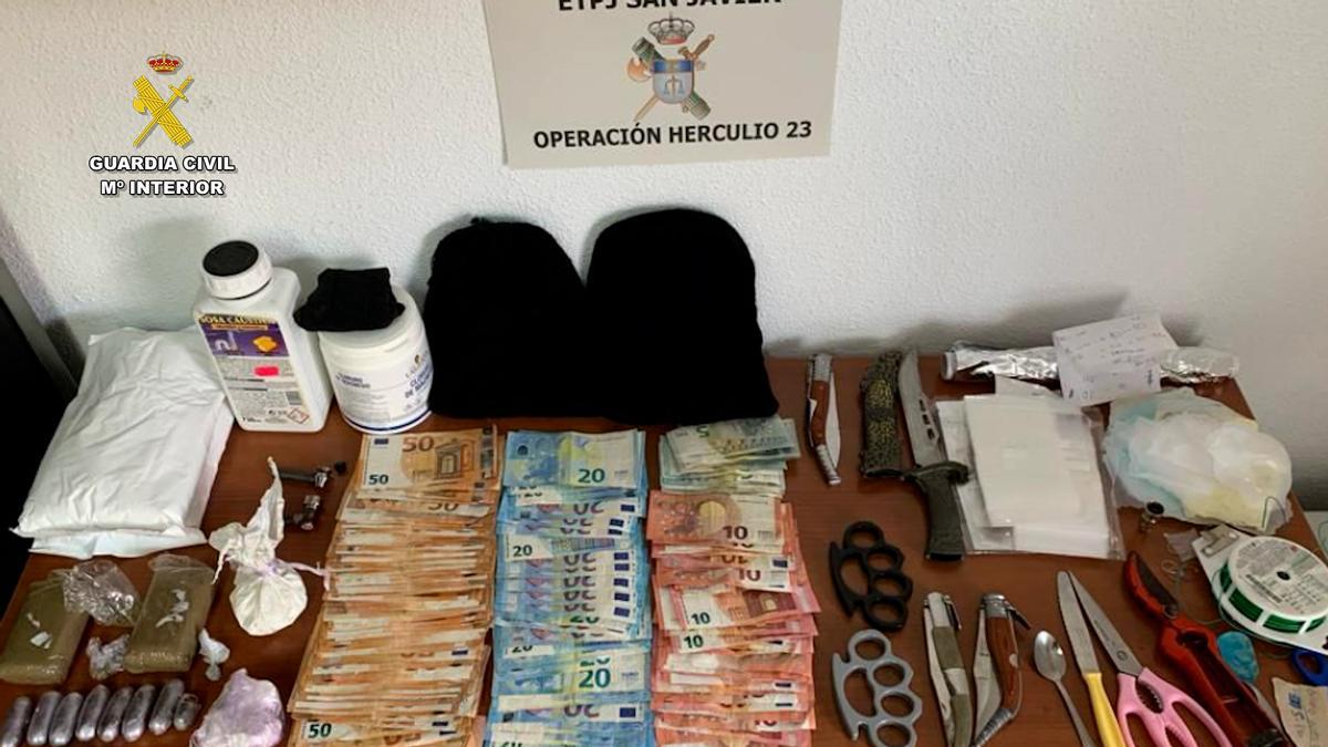 Objetos intervenidos en la operación antidroga