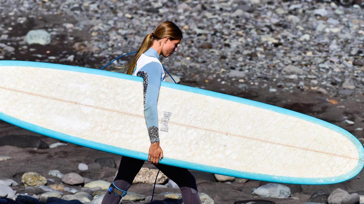 Julieta Rodríguez y Martín García, campeones de España de Longboard 2025 - Sub 18