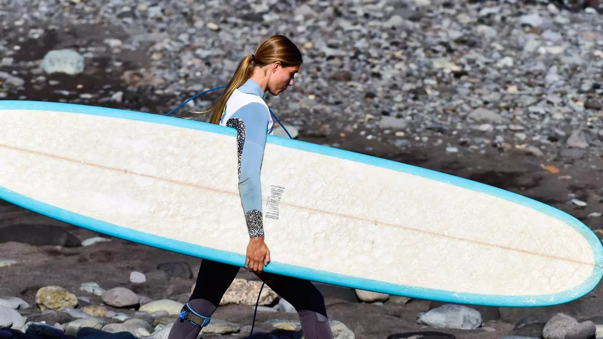 Campeonato de España de longboard 2025: El Puertillo se llena de talento y olas perfectas