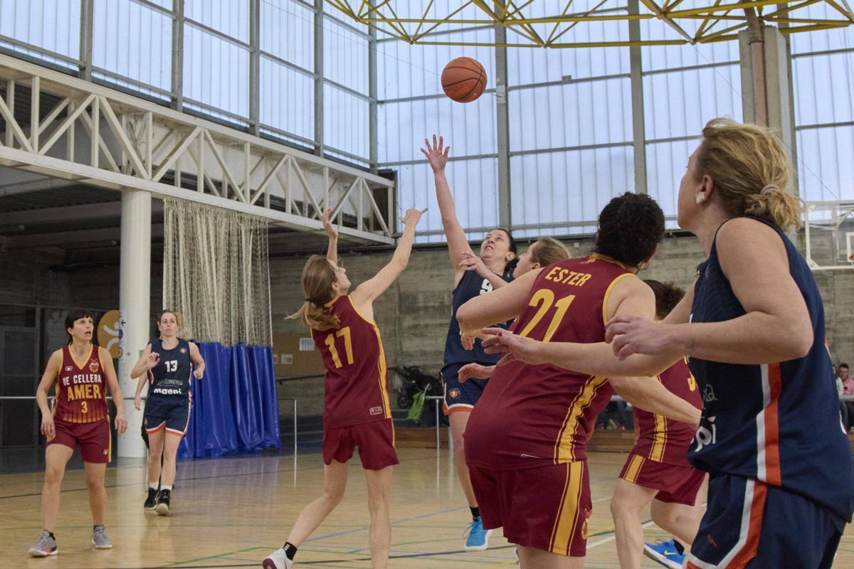 Les fotos de la jornada "Despenja les botes" a Vilobí d'Onyar