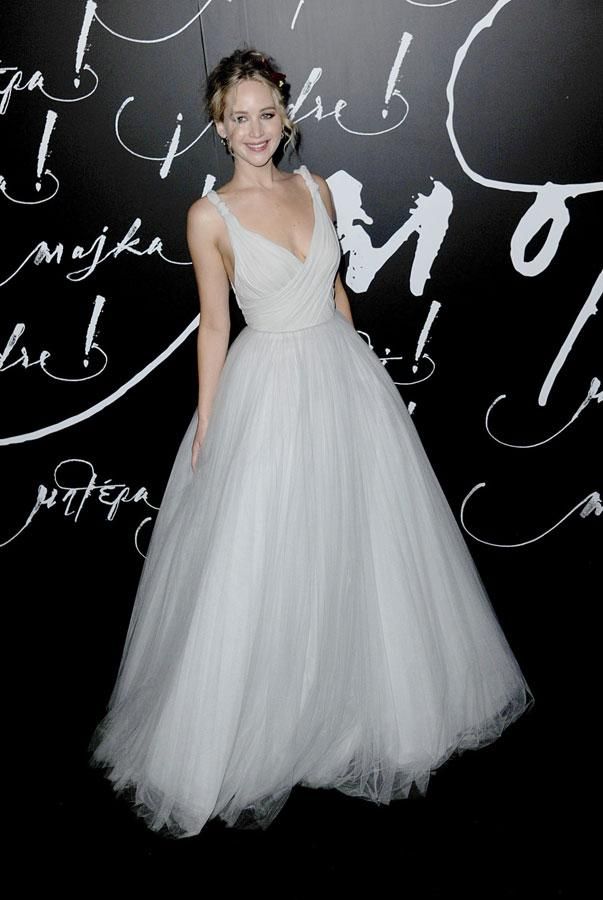 El look de Jennifer Lawrence con vestido de Dior Haute Couture en Nueva York