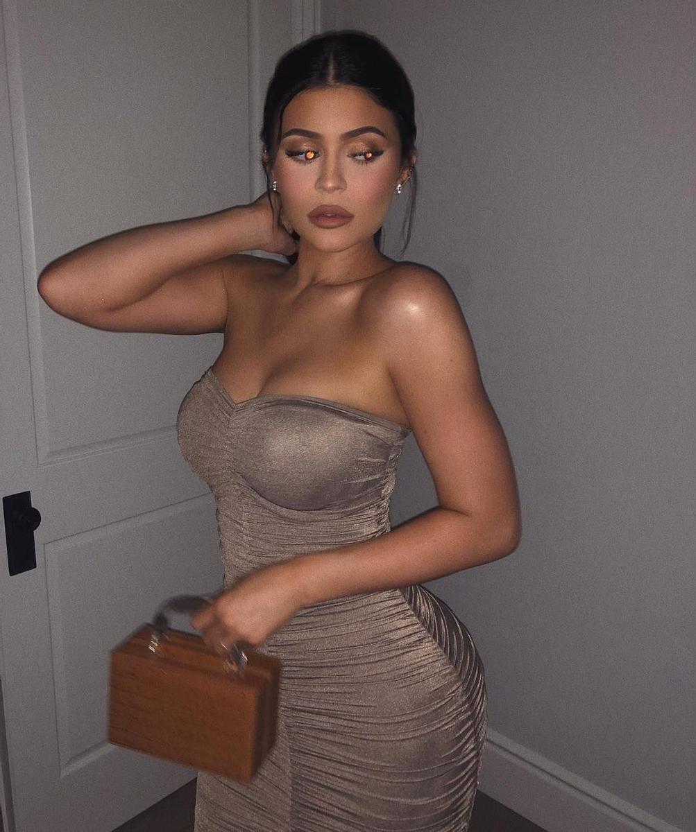 Kylie Jenner recupera sus posados sexys