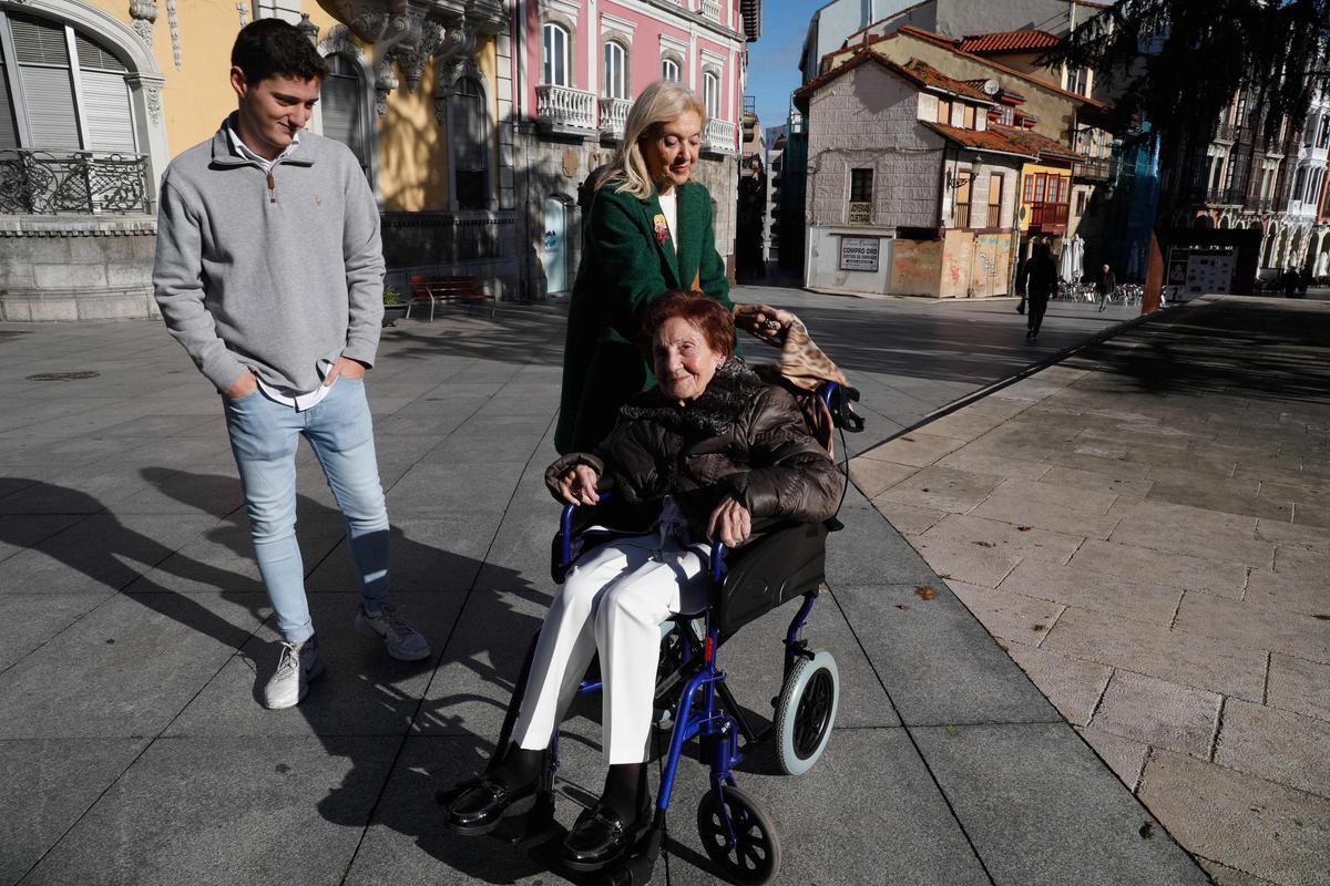 Maricuela, la histórica socialista, homenajeada en Avilés