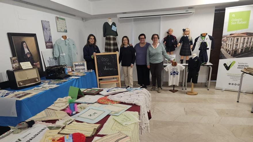 La Casa de los Hevia acoge una muestra que recorre dos siglos de presencia educativa y social de la comunidad Vedruna en Villaviciosa