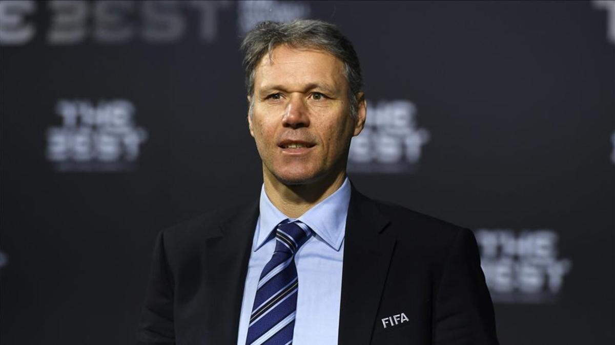 Van Basten, a favor del asistente de vídeo