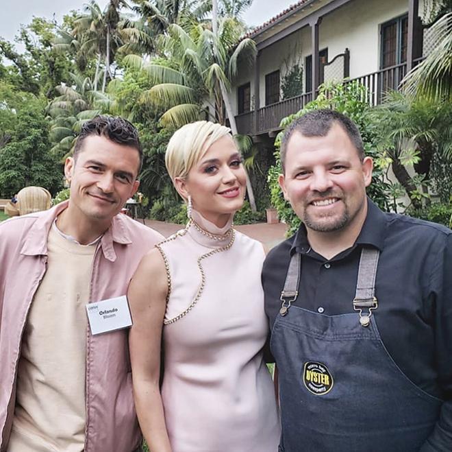 Katy Perry, con vestido de The 2nd. Skin Co, en un evento organizado por Alicia Keys en Santa Barbara, California