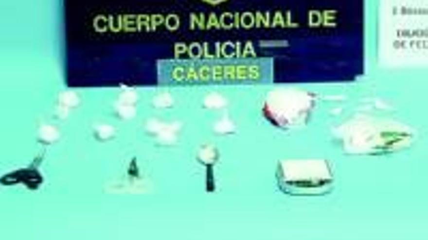 Tres detenidos por vender droga en La Mejostilla y Nuevo Cáceres