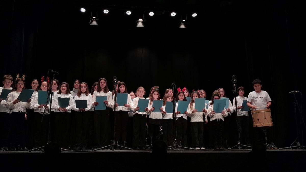 GALERÍA | El Festival de Navidad de los colegios y la Escuela de Música de Toro, en imágenes