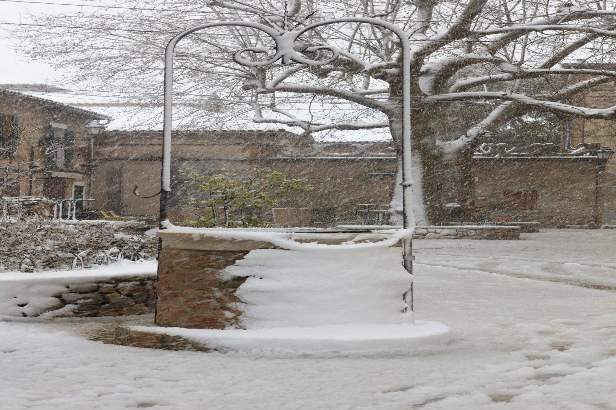 Malerisches Mallorca: Valldemossa im Schnee