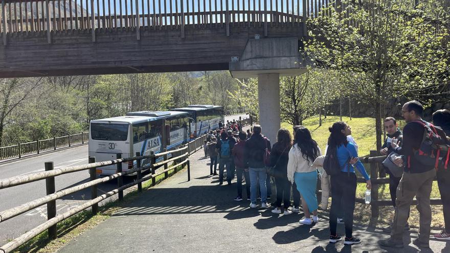 Más de 20.800 personas utilizaron el plan de transporte a los Lagos en Semana Santa y más de 5.700 solo en Viernes Santo