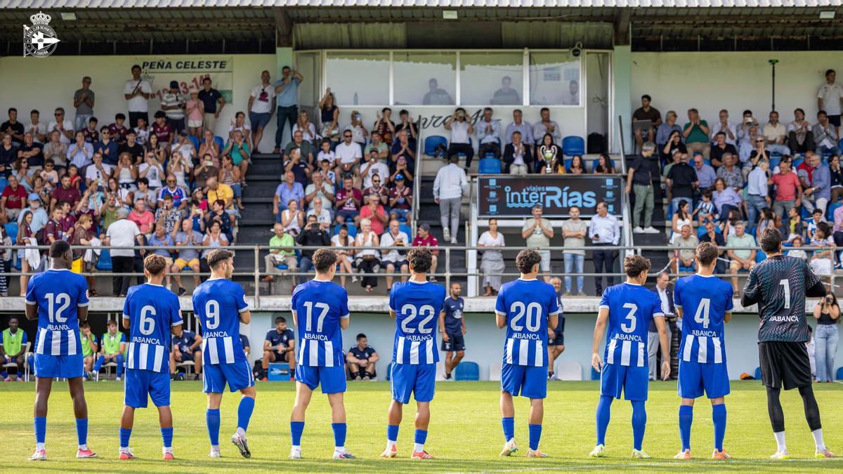 Los jugadores del Fabril, durante un amistoso este verano
