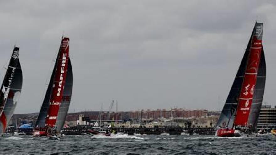 Los siete barcos que en octubre de 2014 tomaron la salida desde el puerto de Alicante.