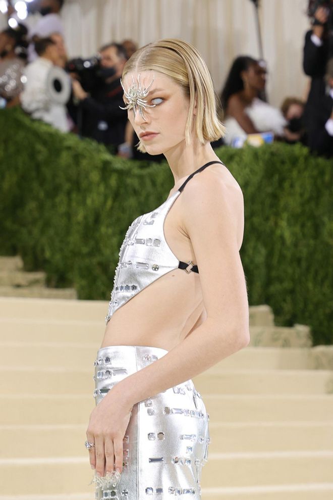 Hunter Schafer en la Gala MET 2021