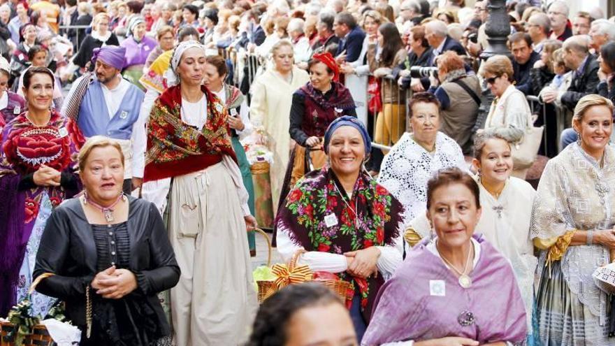 La Ofrenda de Frutos llenará la calle de trajes regionales