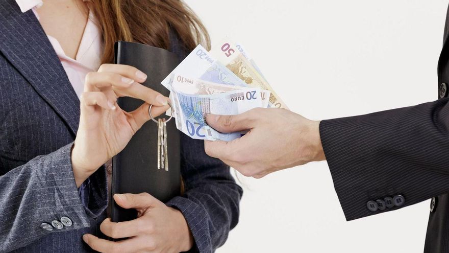 Wer muss beim Kaufen und Mieten von Immobilien auf Mallorca die Maklergebühren zahlen?