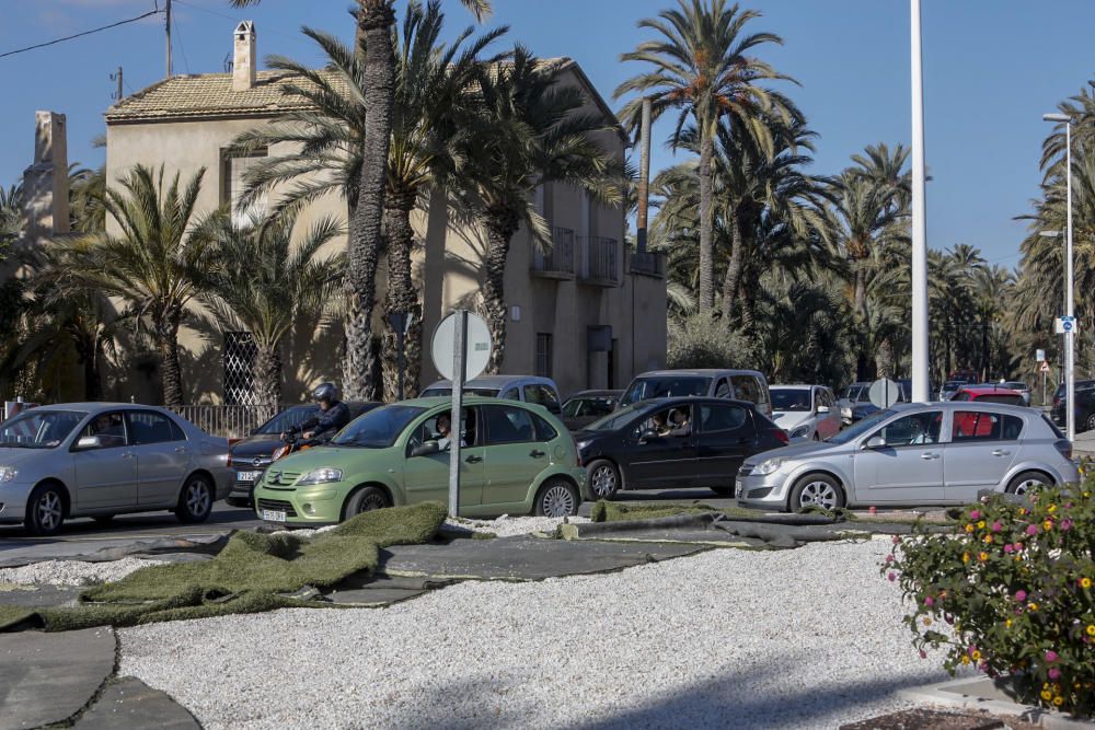 Atascos en el entorno de las obras de Renfe en Elc