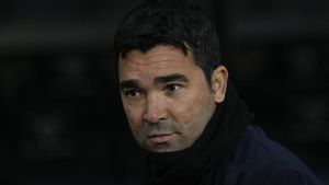 Deco durante la temporada anterior con el Barça