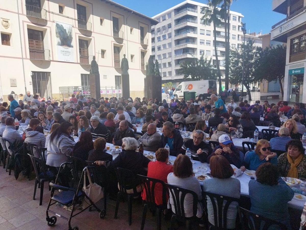 La paella gegant va tancar la festa